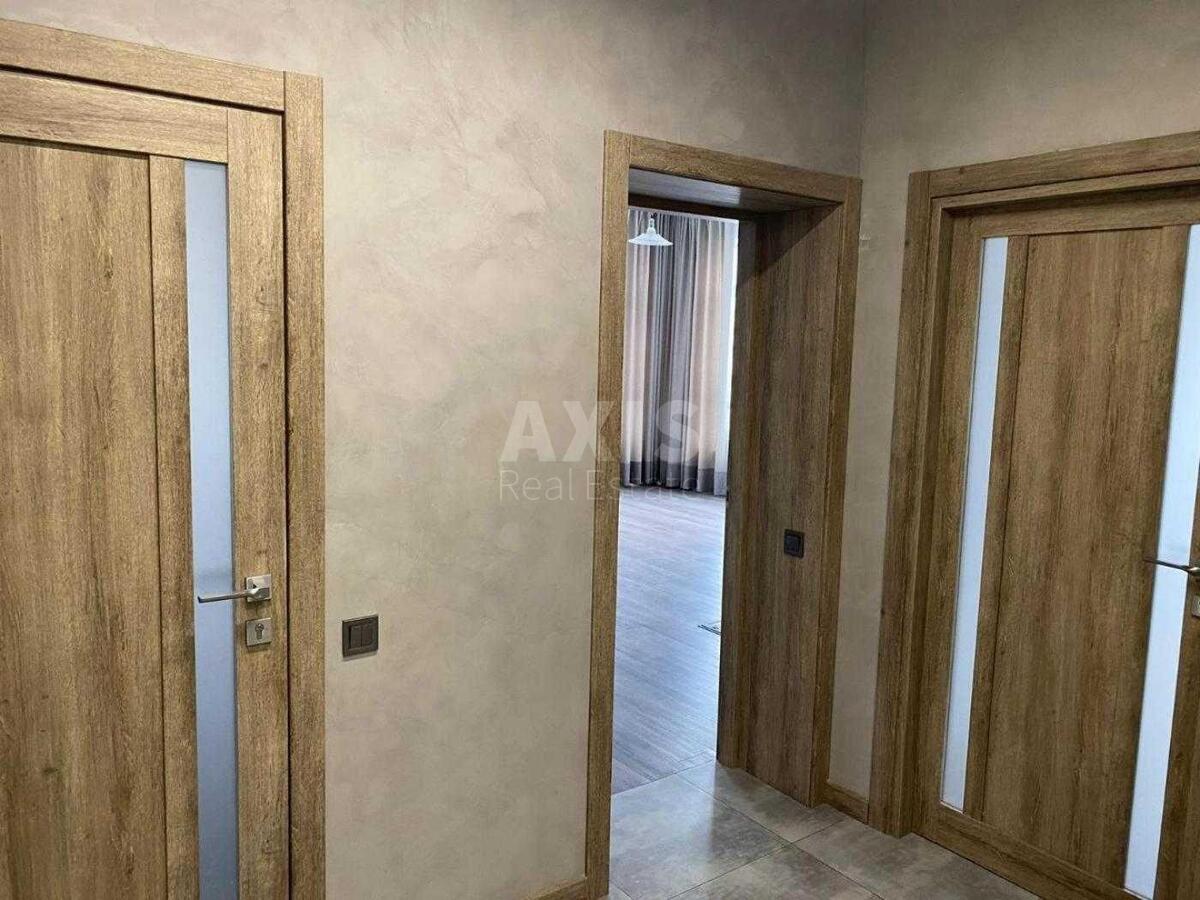 Office uzv. Klovs'kyj 7, 210m22