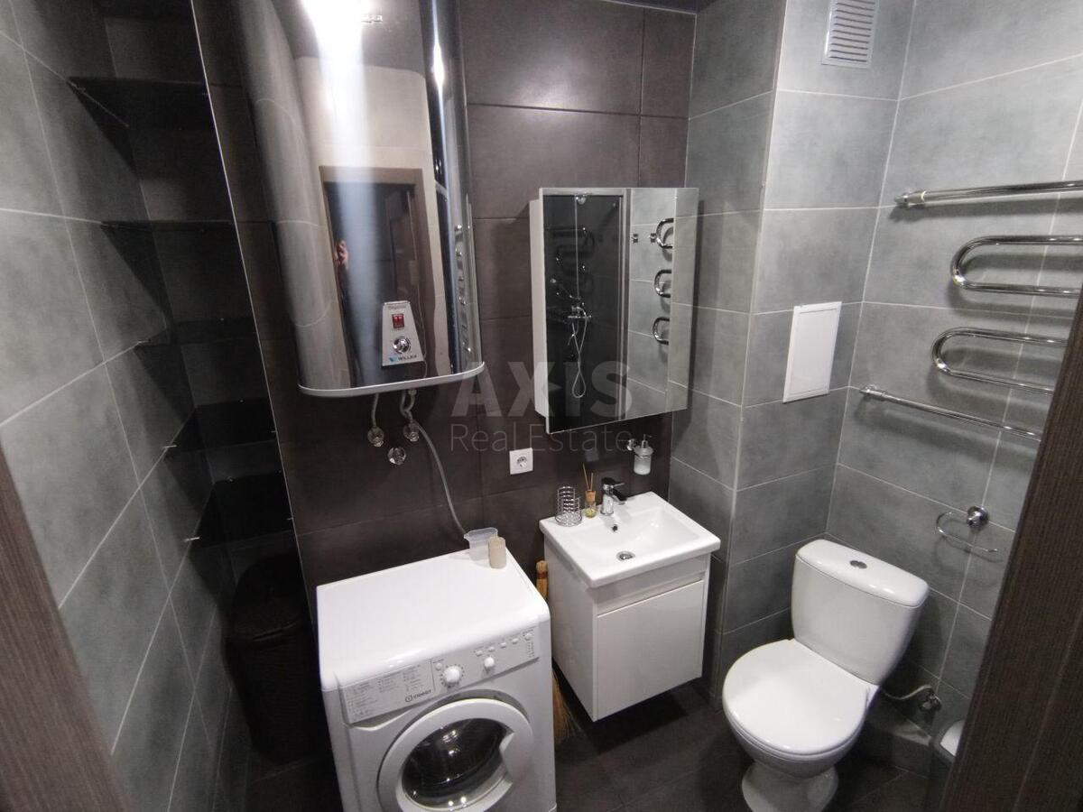 1k apartment pl. Obolons'ka 15