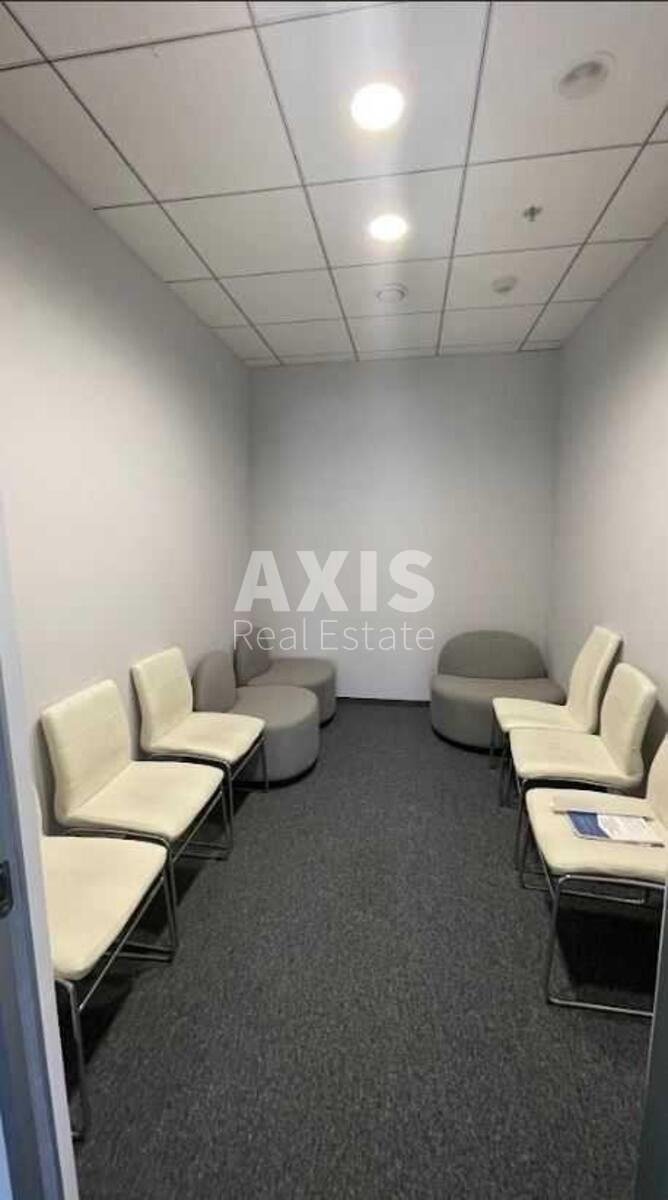 Office pl. Sportyvna 1А, 310m26