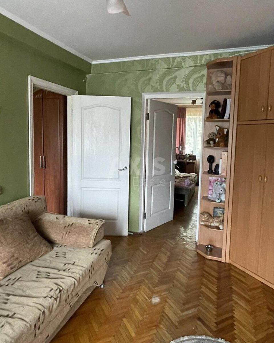 2к квартира ул. Черных Запорожцев 181