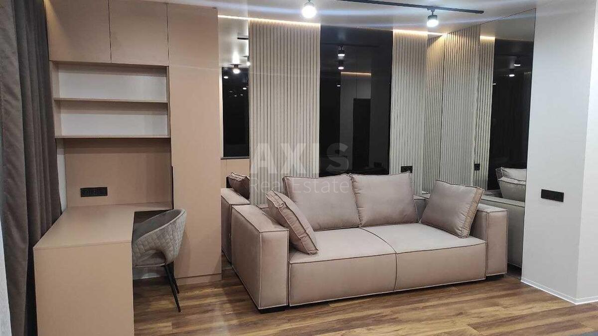 1k apartment vul. Saljutna 2Б567282