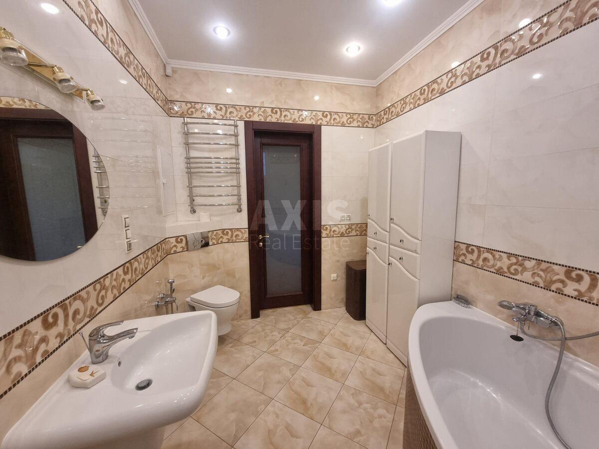 4k apartment vul. Jevgena Konoval'cja 44А5806013