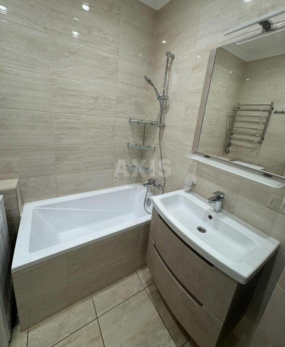 3k apartment vul. Kahovs'ka 62А8