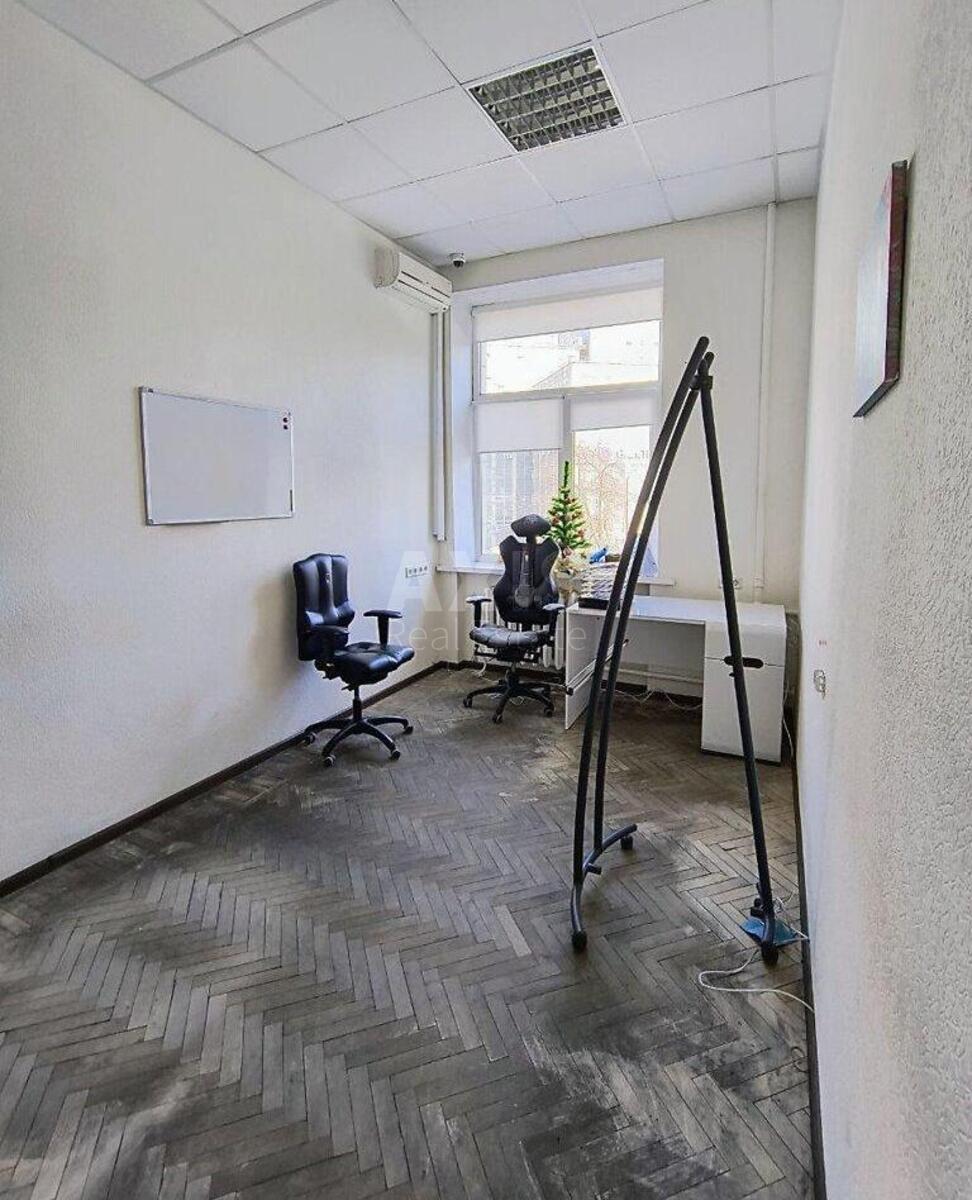 Office vul. Sichovyh Stril'civ 77, 58m24