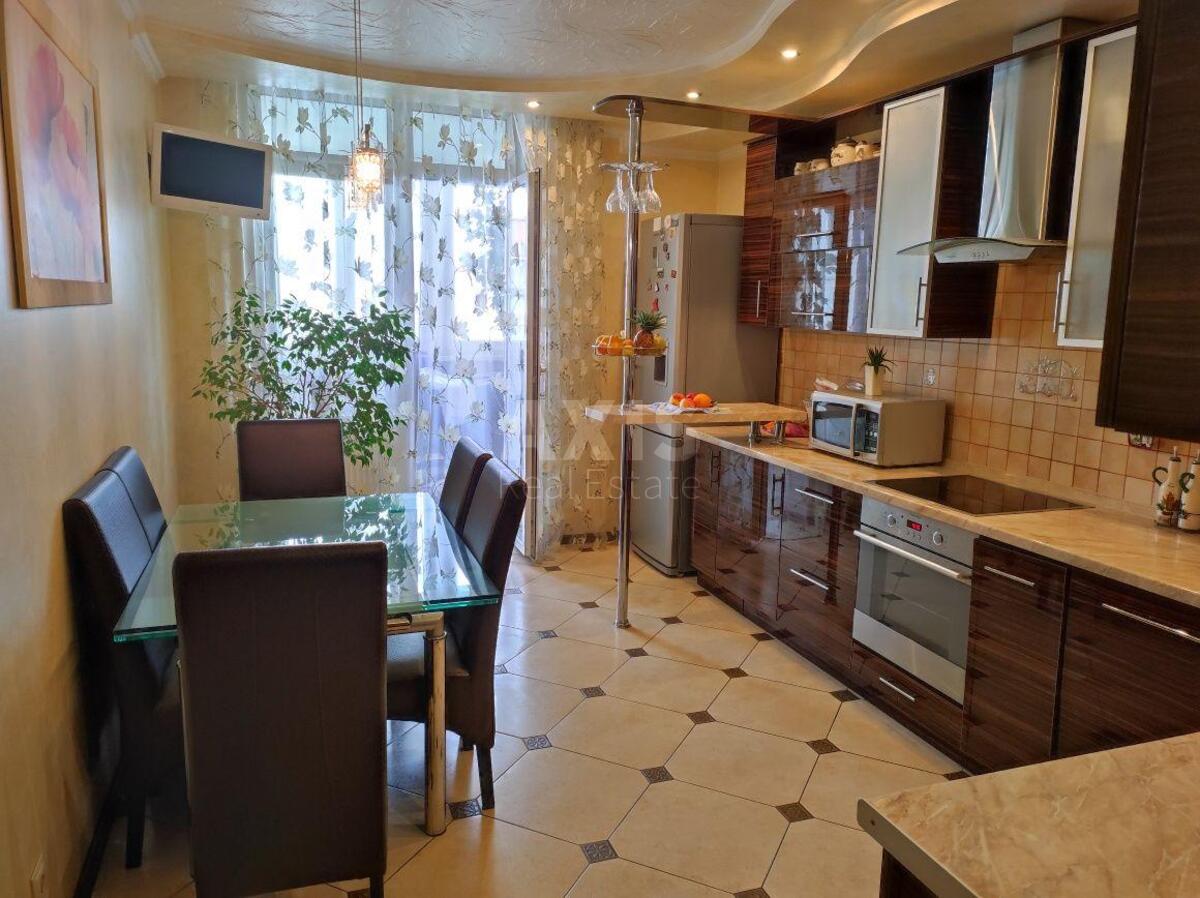 3k apartment vul. Ushakova Mykoly 1В