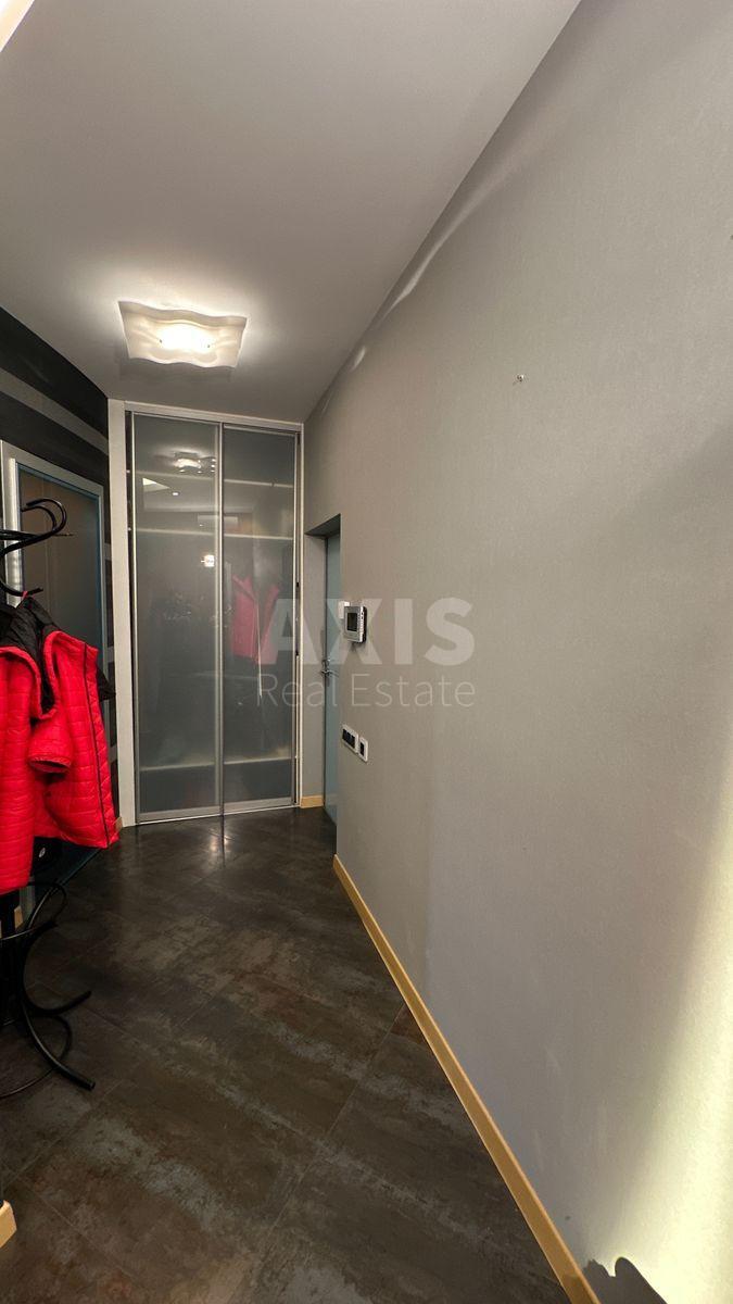 5k apartment vul. Dmytrivs'ka 696