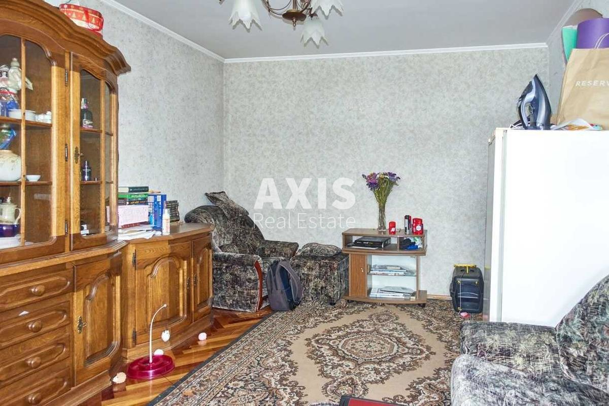3k apartment nab. Dniprovs'ka 32