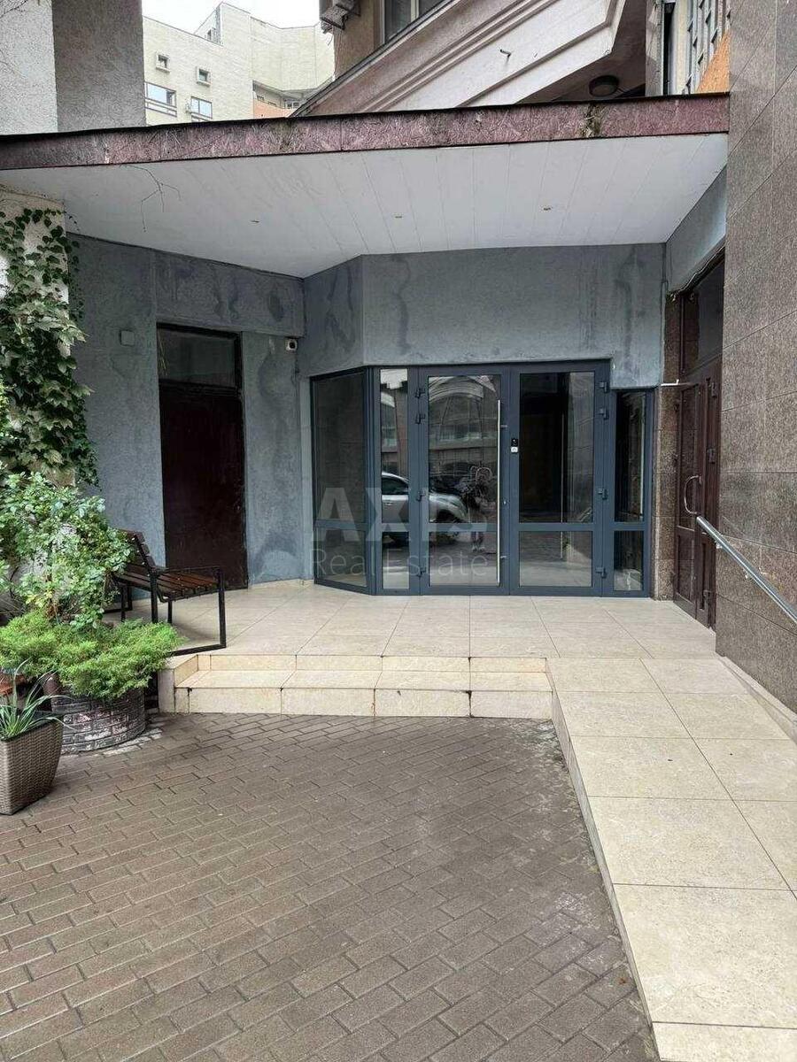 Office vul. Gogolivs'ka 47, 82m2