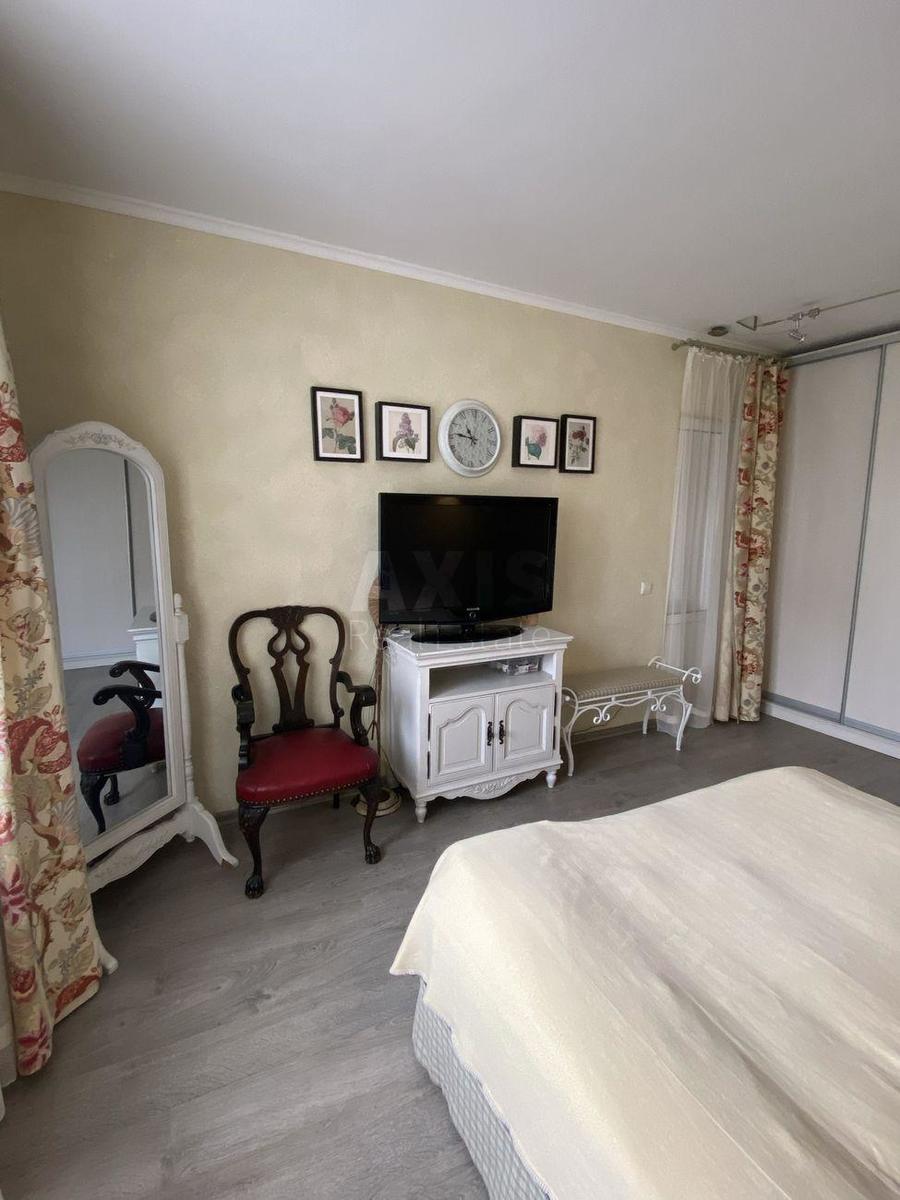 2k apartment vul. Lavruhina Mykoly 87