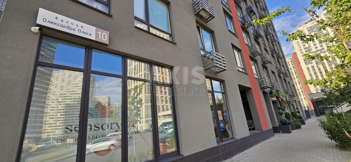 Service object vul. Oleksandra Olesja 10, 81m2596940