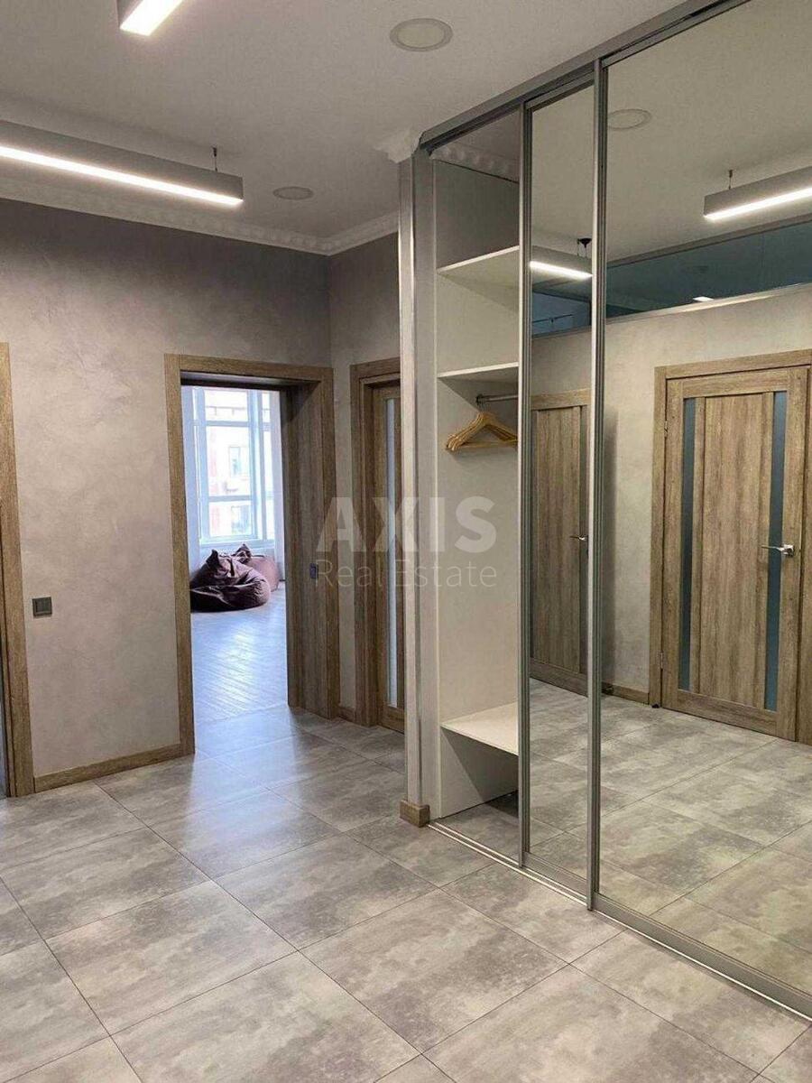 Office uzv. Klovs'kyj 7, 210m23