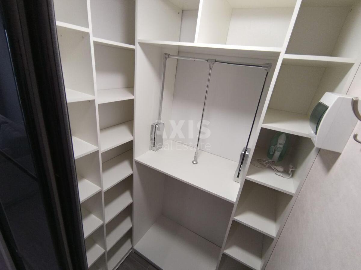 1k apartment pl. Obolons'ka 16