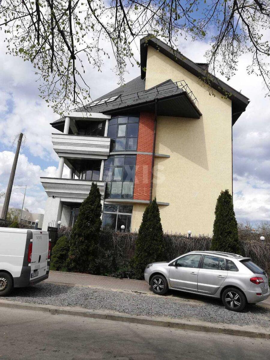 Office vul. Estons'ka 120, 430m2