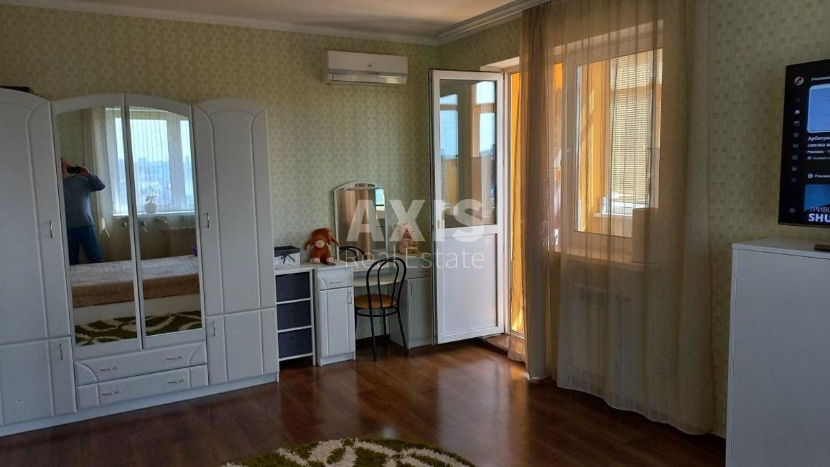 2к квартира вул. Кондратюка Юрія 16