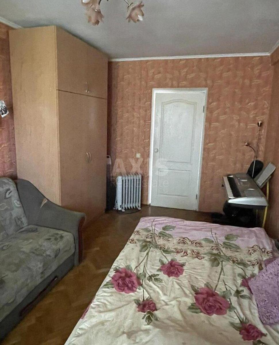 2к квартира ул. Черных Запорожцев 182