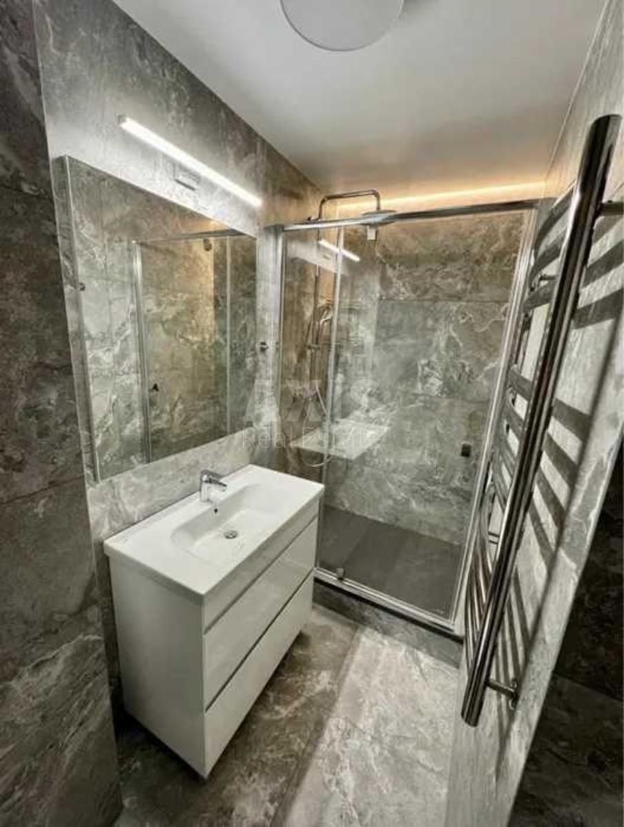 2k apartment vul. Zhyljans'ka 689