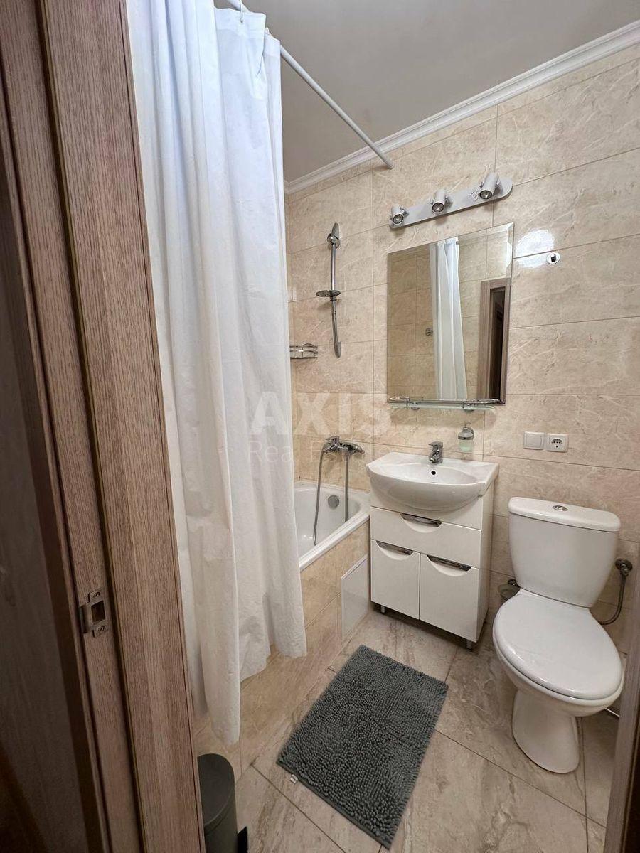 1k apartment uzv. Klovs'kyj 207