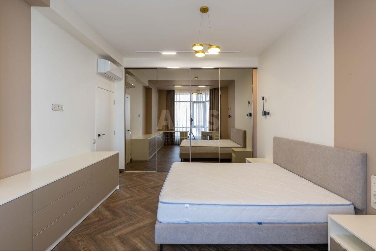 4k apartment vul. Strutyns'kogo Sergija 25812817