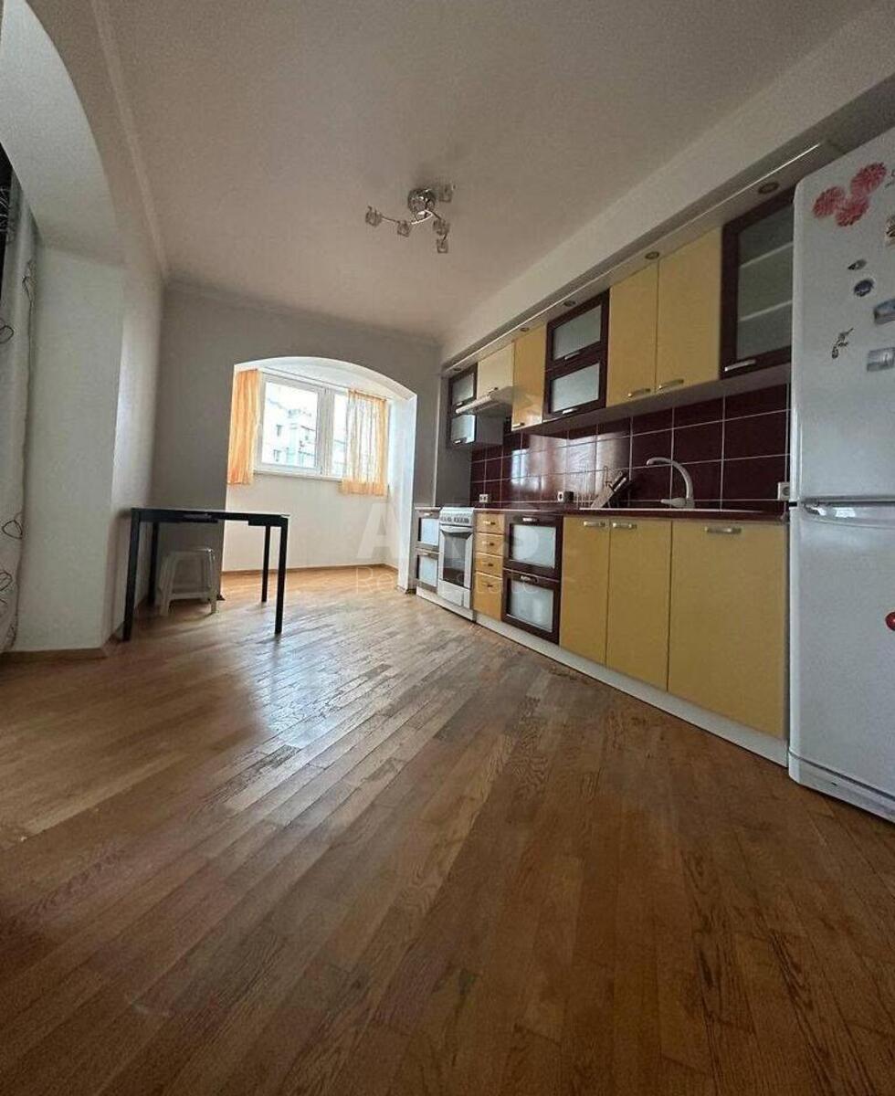 3k apartment vul. Smiljans'ka 150