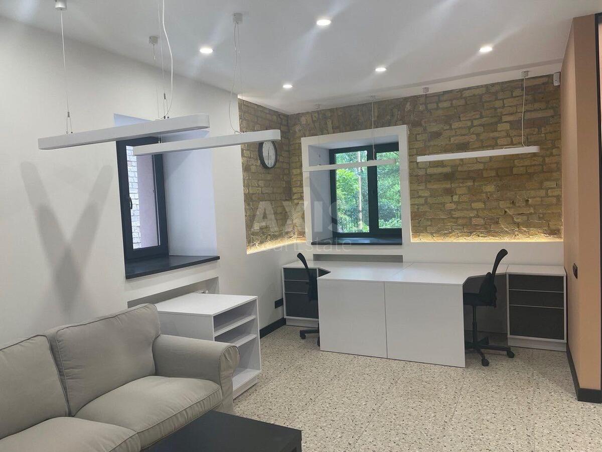 Office prov. Kozlovs'kogo Ivana 4, 48m23