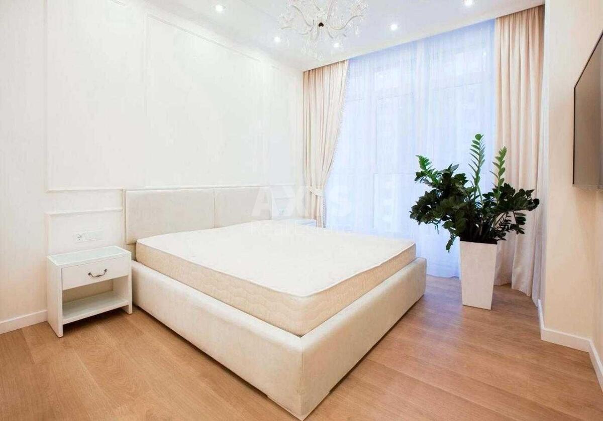 4k apartment vul. Dragomyrova Myhajla 186