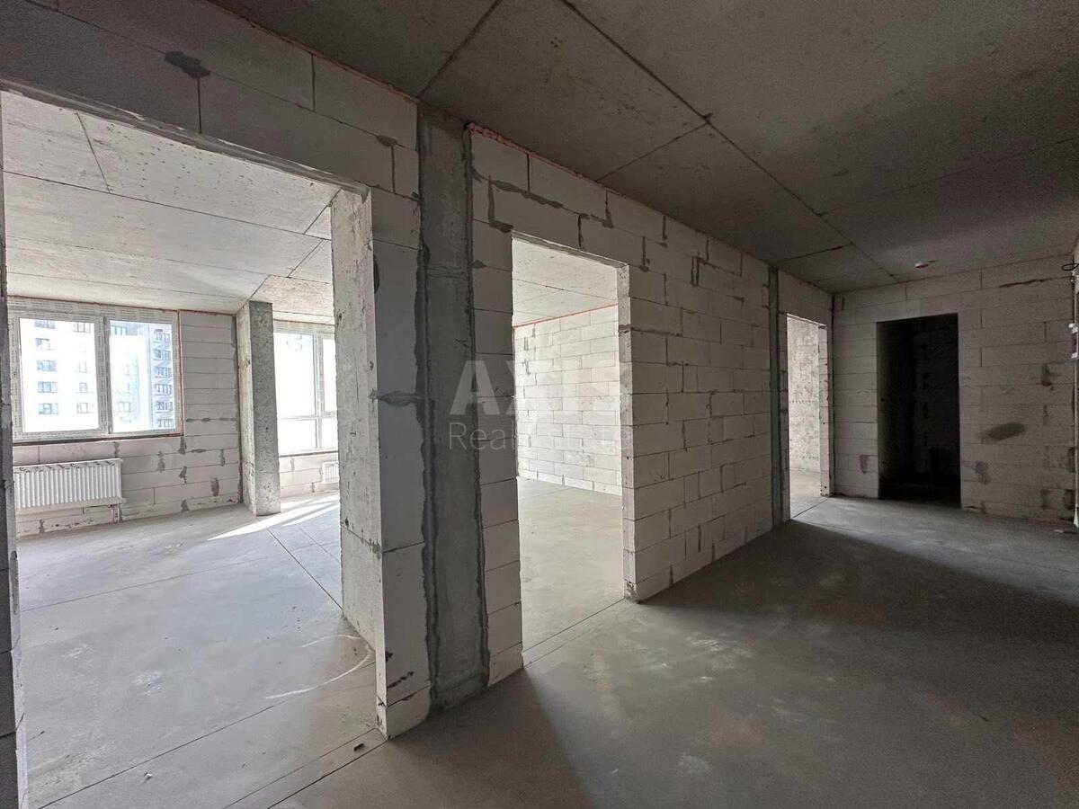 2k apartment vul. Myhajla Maksymovycha 322