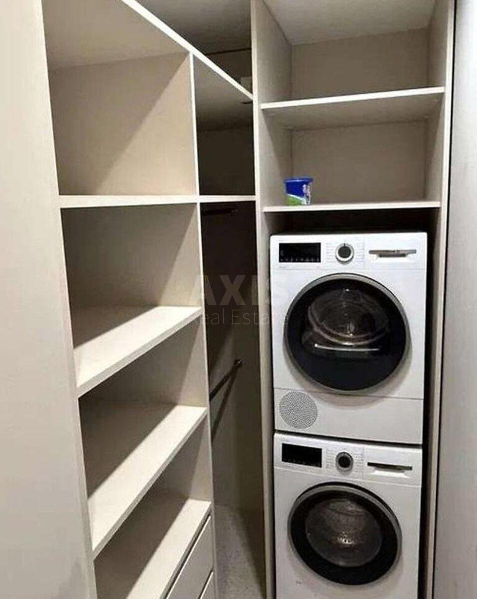 1k apartment nab. Dniprovs'ka 1А3