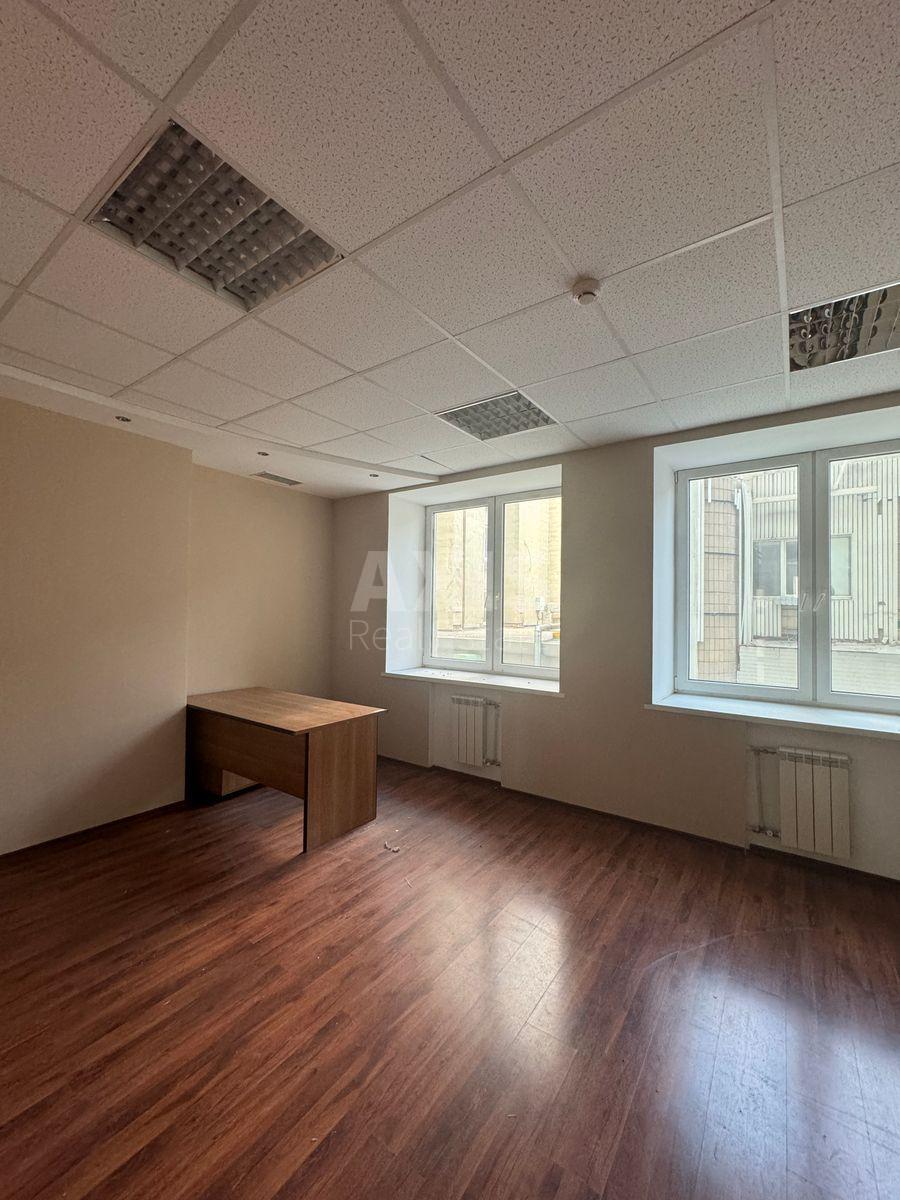 Office vul. Sichovyh Stril'civ 37/41, 890m25