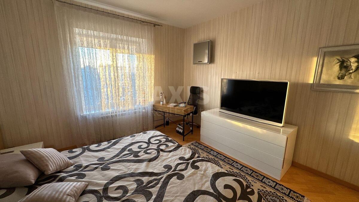 5k apartment vul. Dmytrivs'ka 697