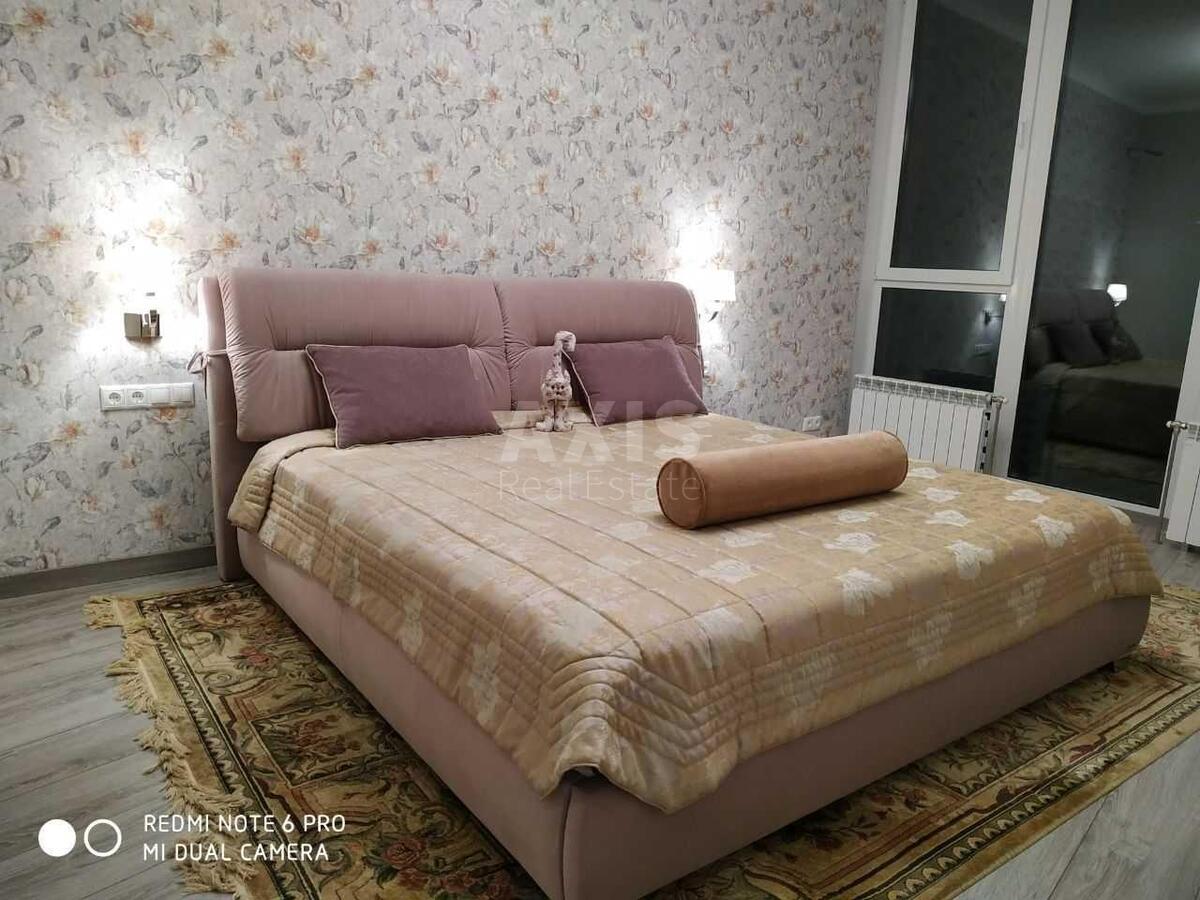 3k apartment vul. Barbjusa Anri 28А10
