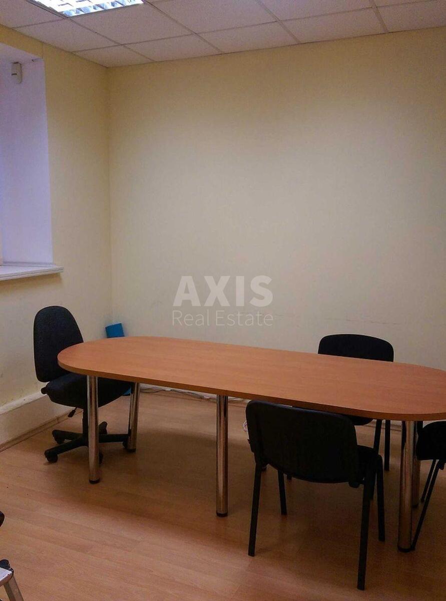 Office vul. Pochajnyns'ka 23, 74m20
