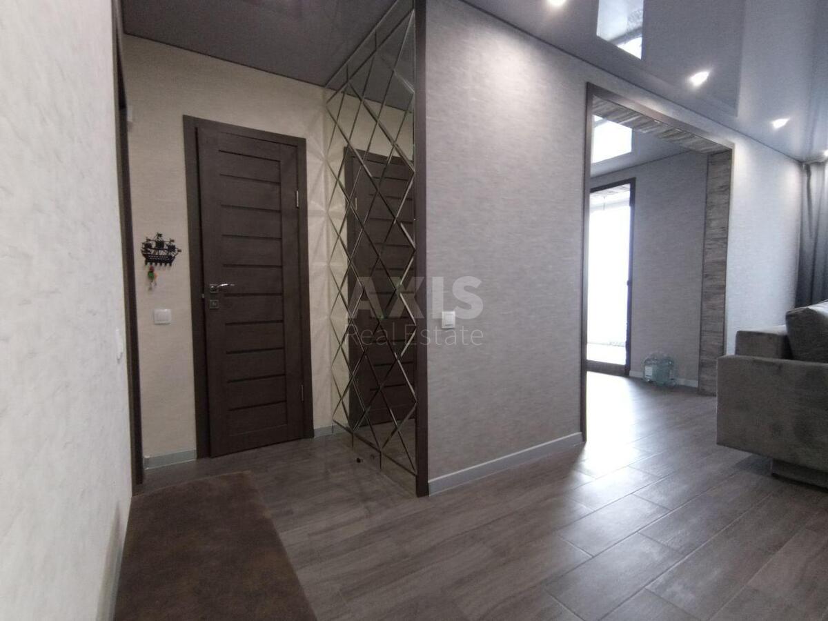1k apartment pl. Obolons'ka 17