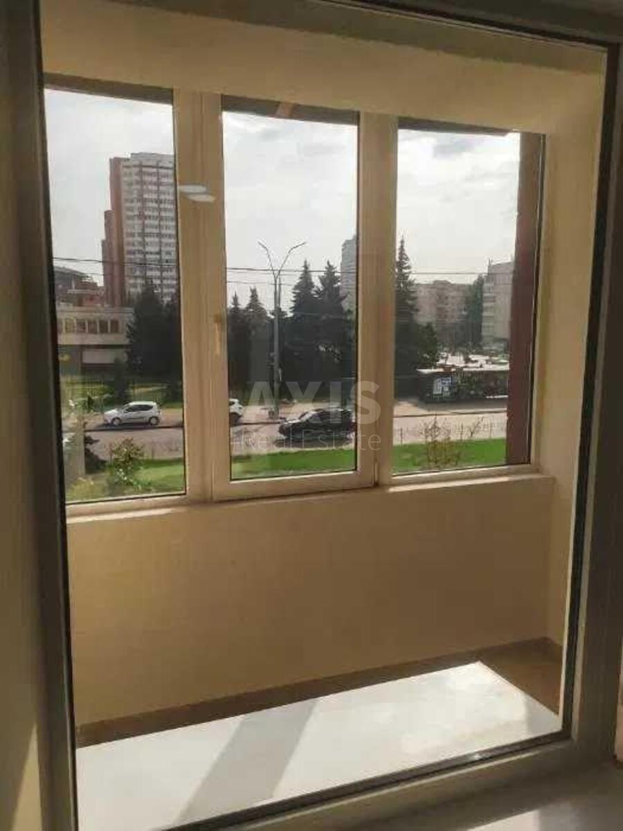 Office bul. Lesi Ukrai'nky 26, 50m24