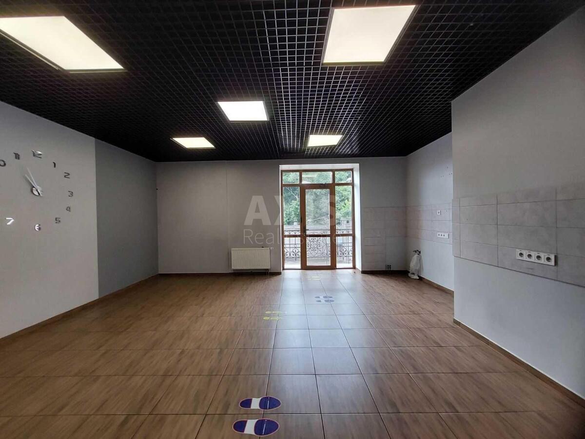 Office vul. Verhnij Val 10, 706m27