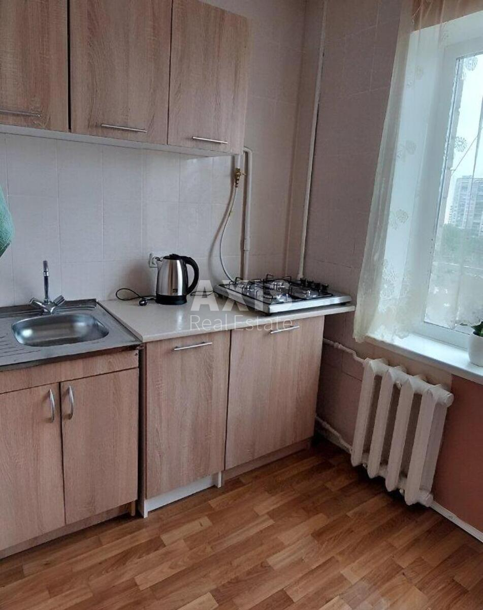 1k apartment vul. Sim'i' Kul'zhenkiv 33