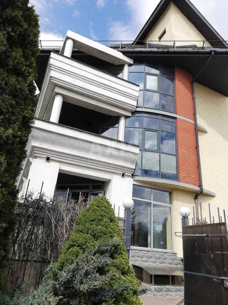 Office vul. Estons'ka 120, 430m20