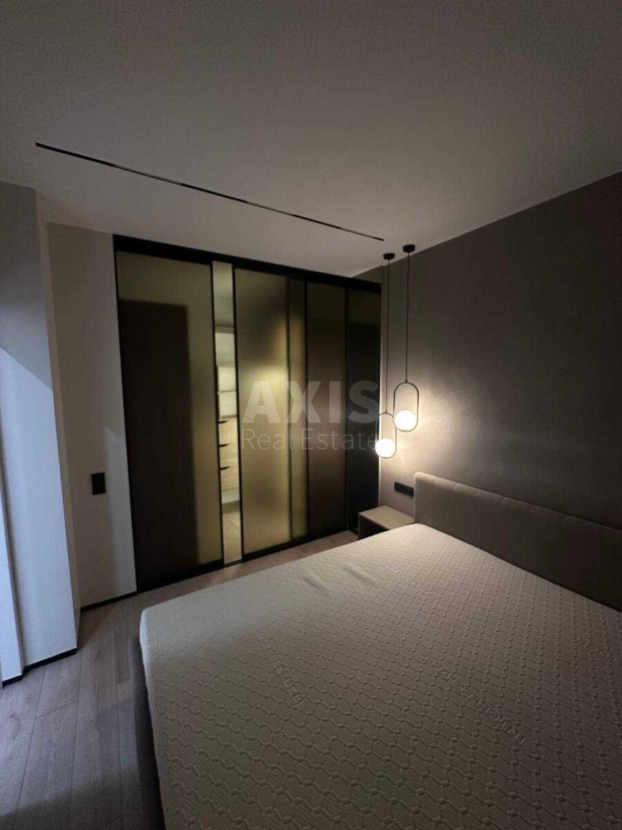 1k apartment vul. Rodyny Kistjakivs'kyh 2А4
