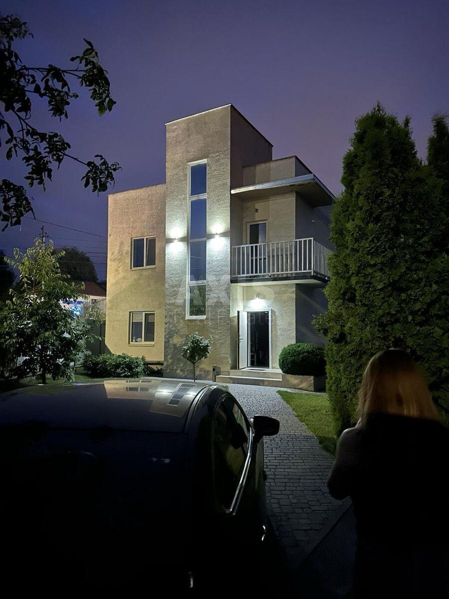Office vul. Central'na 21, 130m2606990