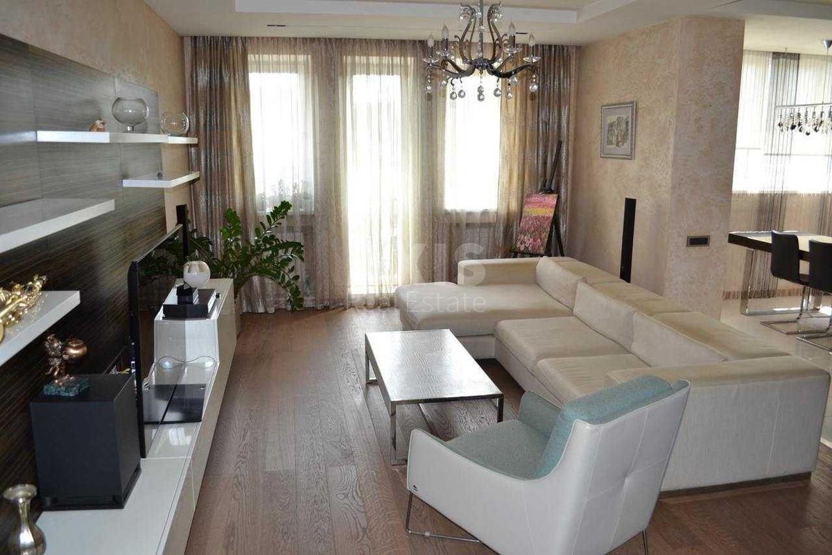 2k apartment vul. Golosii'vs'ka 13