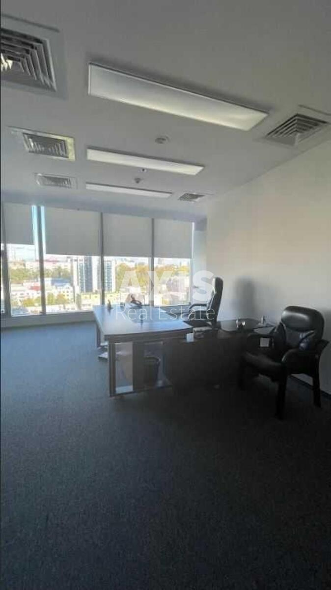 Office pl. Sportyvna 1А, 310m28