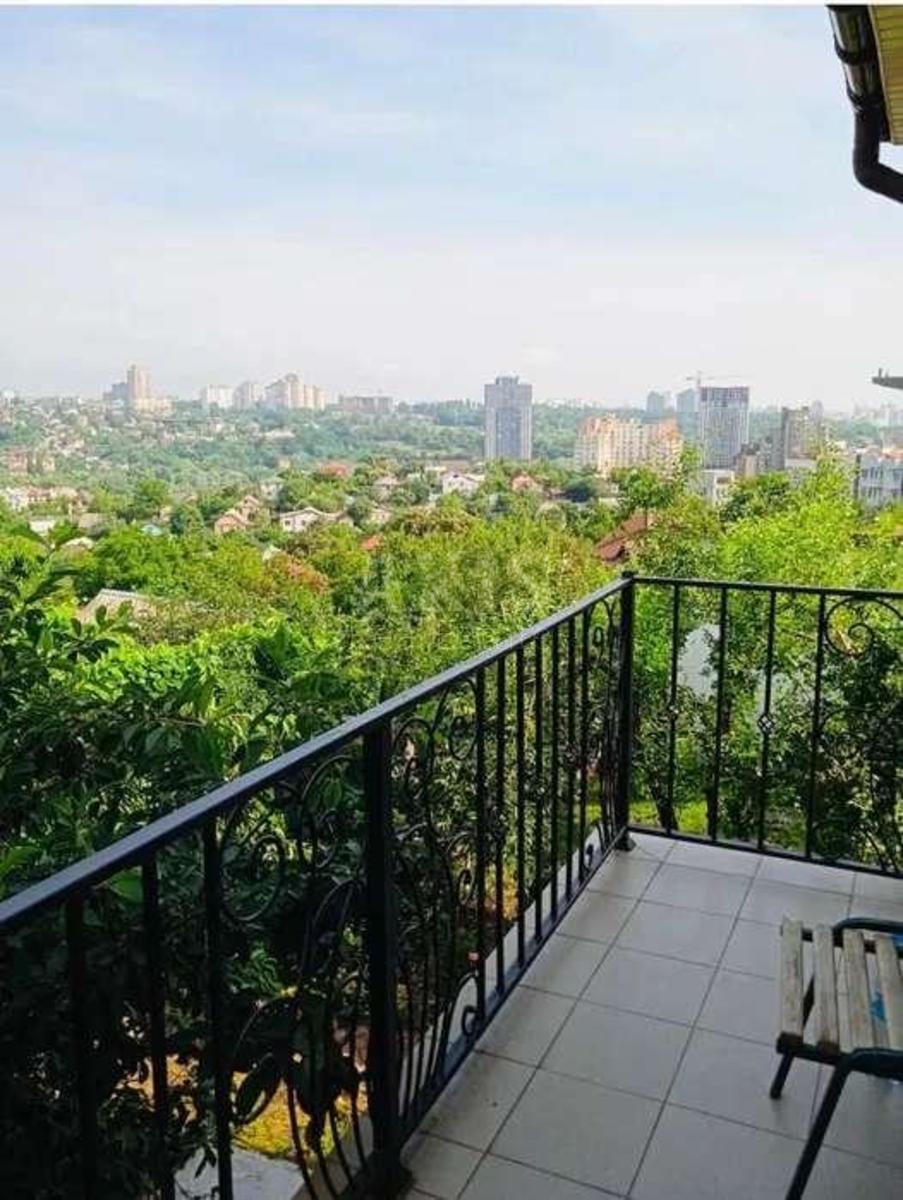 House vul. Laureats'ka, 180m2, Kyiv city0