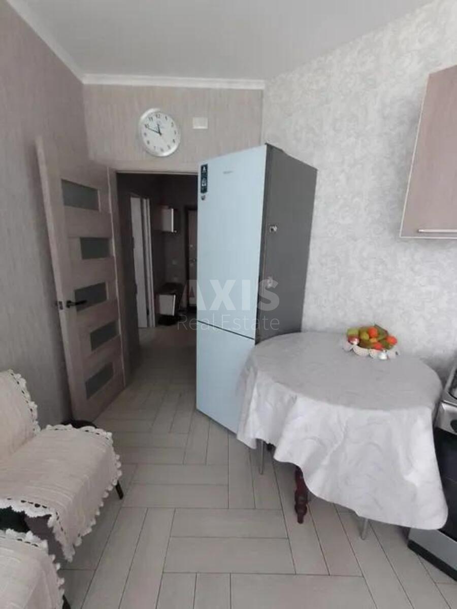 1k apartment vul. Radystiv 40/41