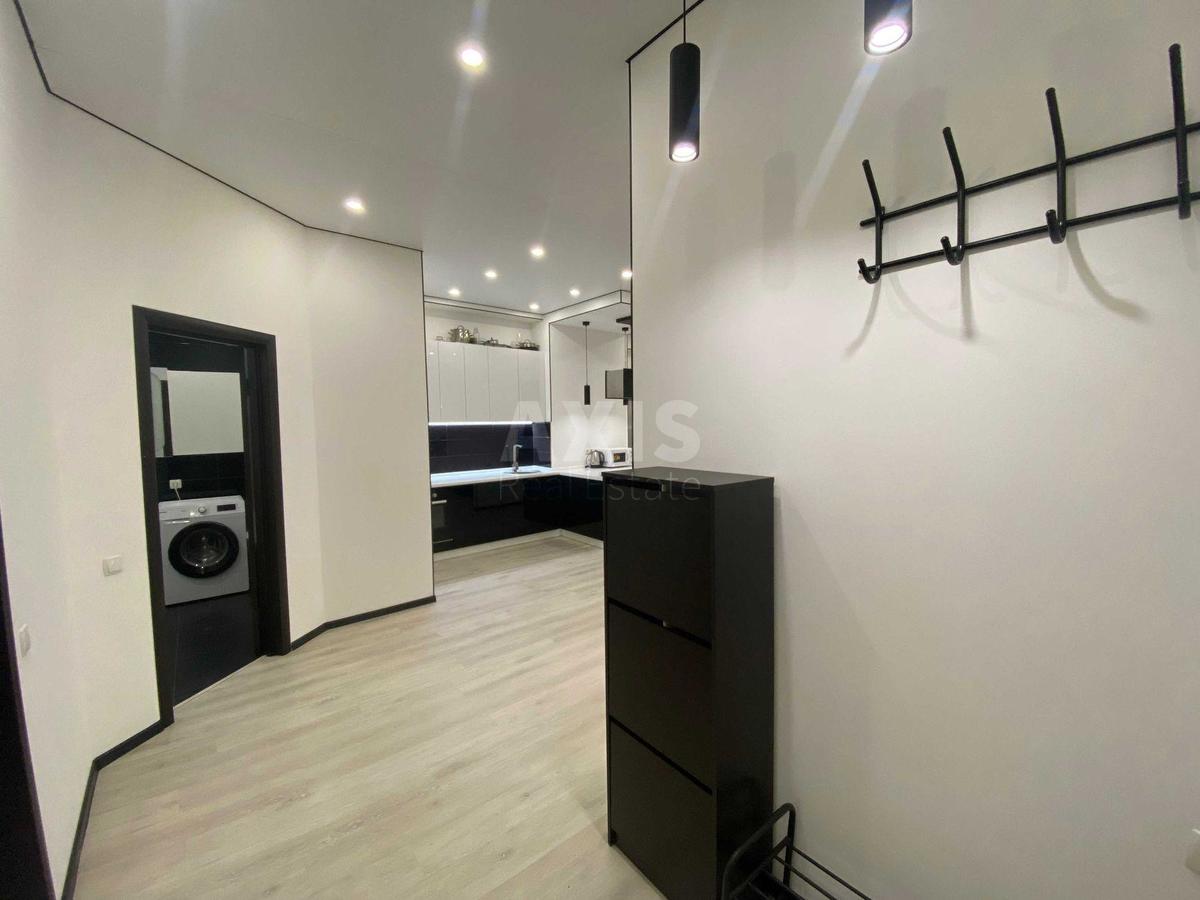 1k apartment vul. Nagirna 18/1612