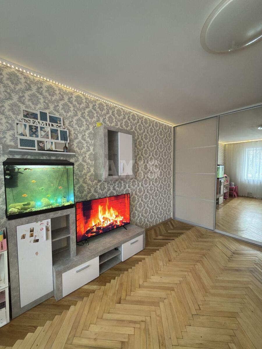 1k apartment pr-t Komarova Kosmonavta 30/28621106