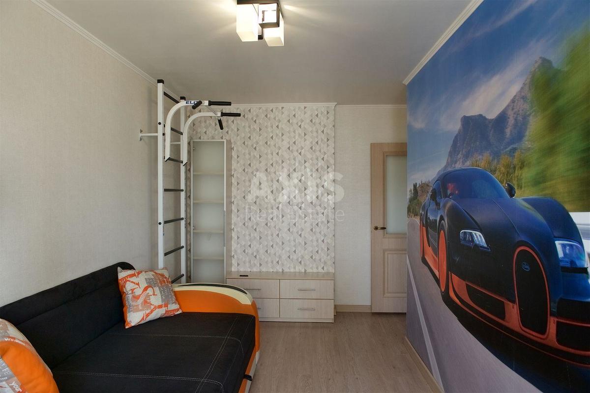 3k apartment vul. Urlivs'ka 23Б5