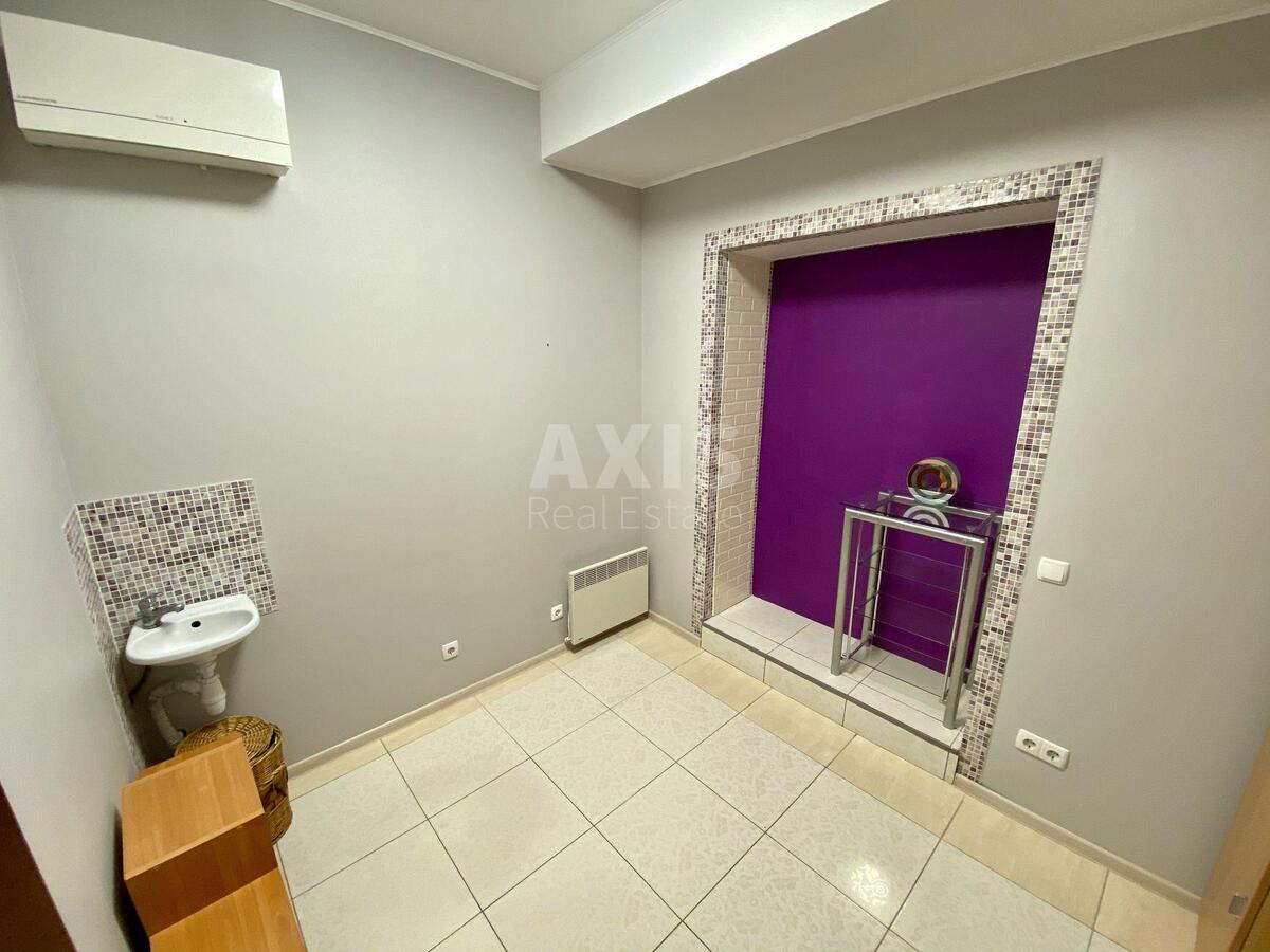 Office pr-t Geroi'v Stalingrada 4, 237m211
