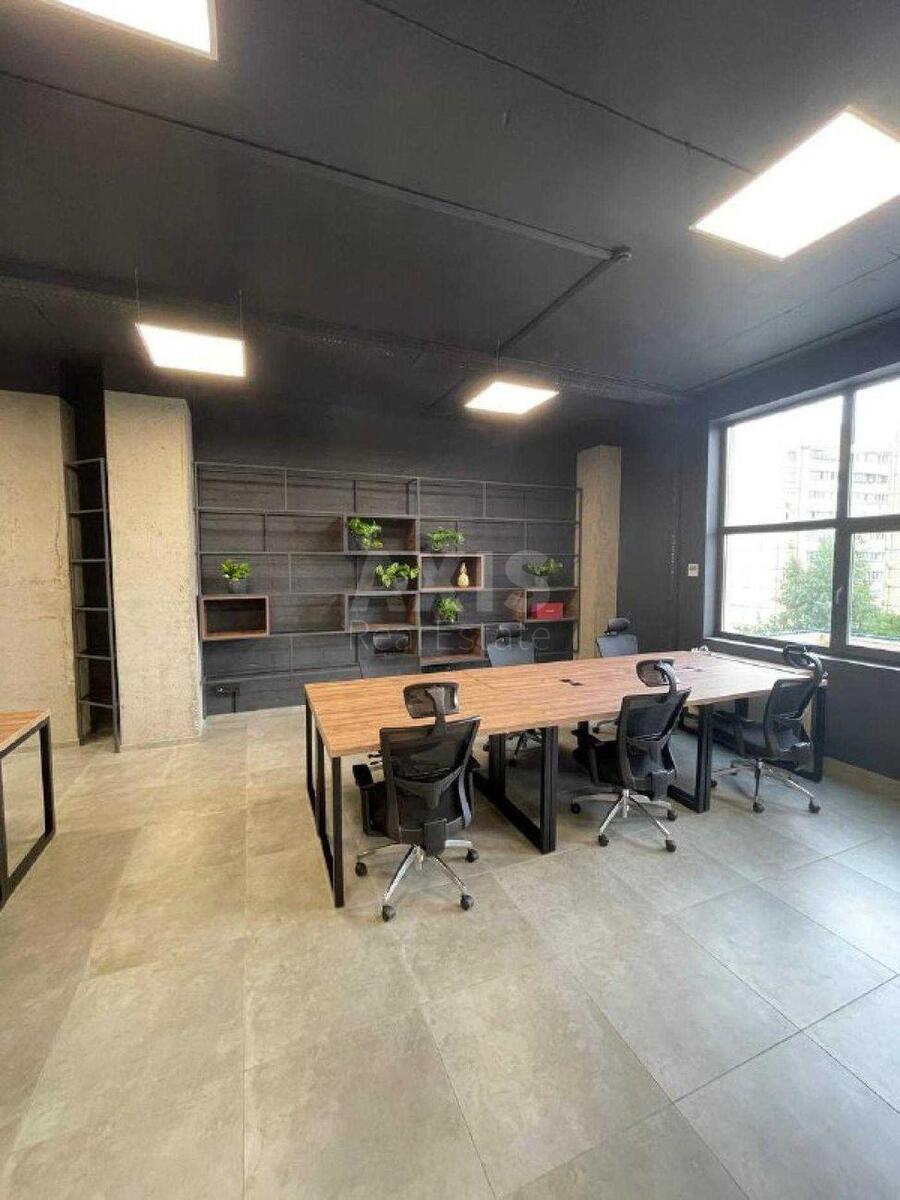 Office bul. Shevchenka Tarasa 2, 253m26
