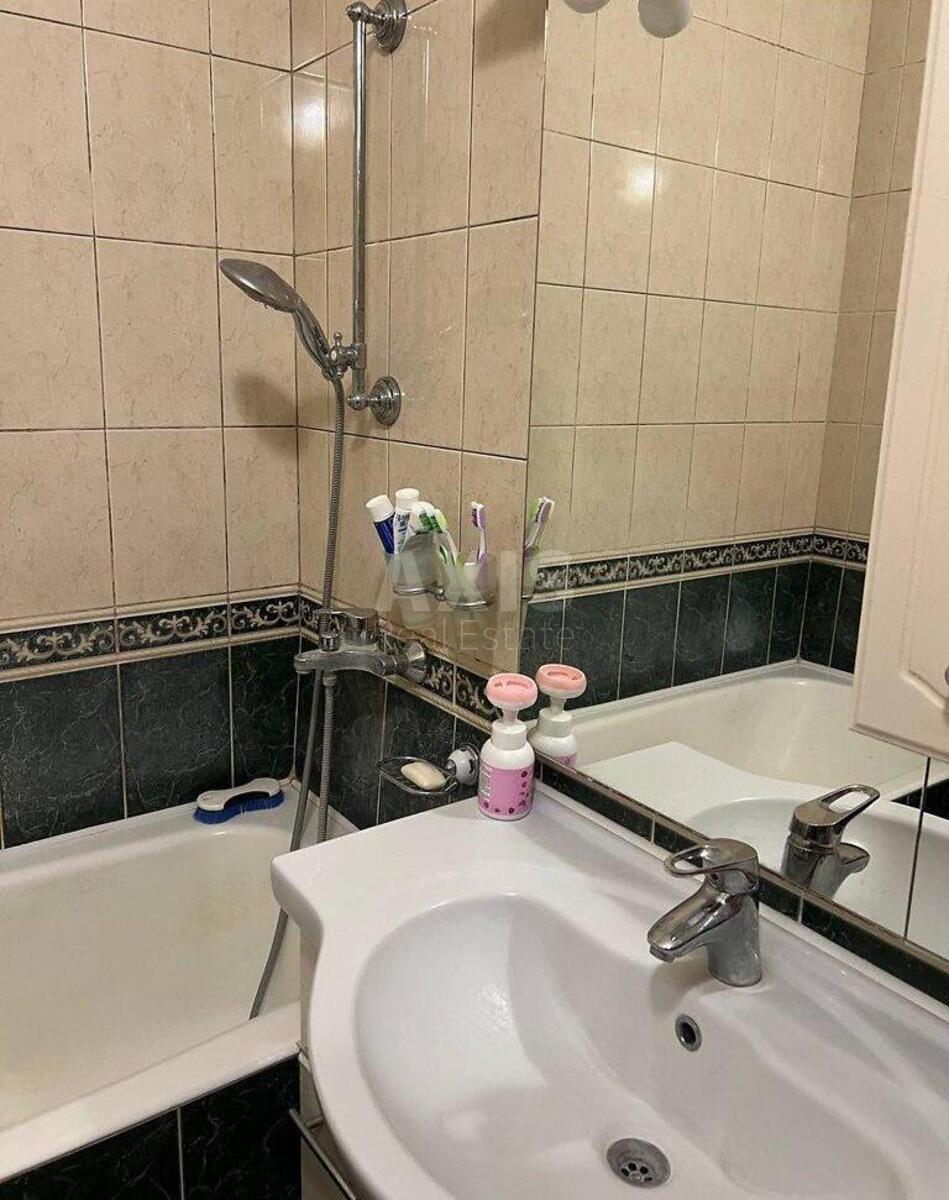 2к квартира ул. Драгоманова 14А8