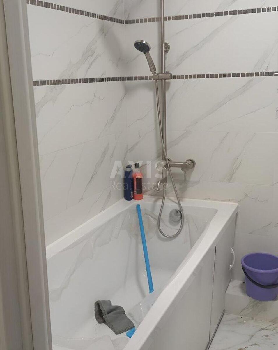 1k apartment prov. Lysogirs'kyj 202