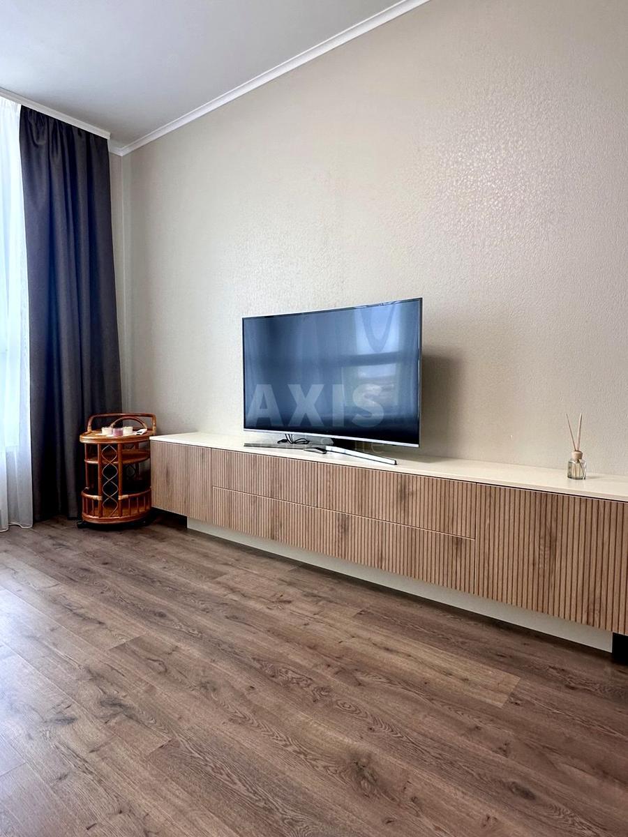 2k apartment pr-t Berestejskij 67631842